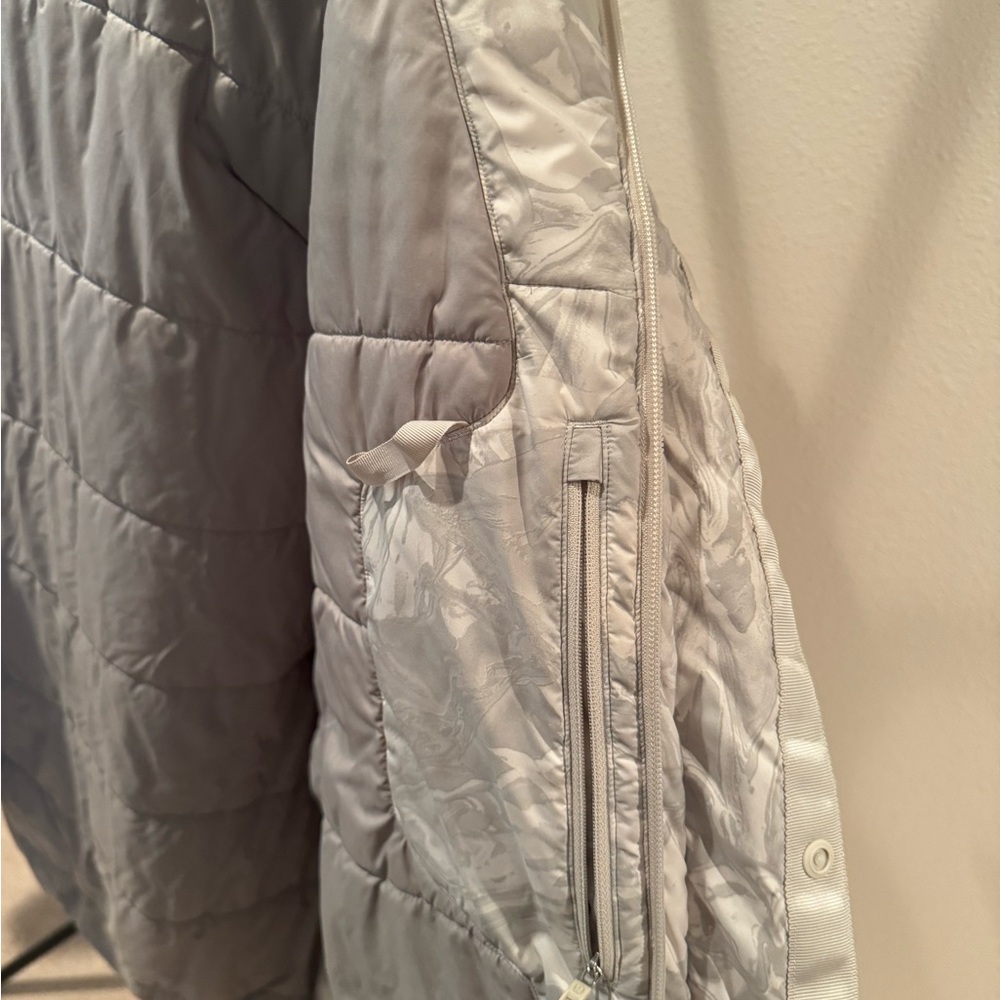 Lululemon Men’s Down Jacket - Large - image 5